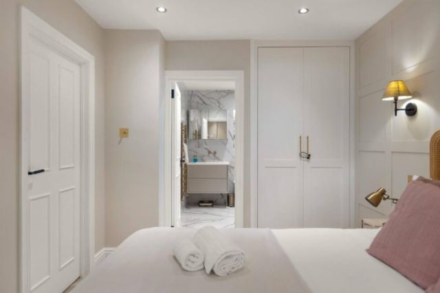 MYX, 01, SOUTH KENSINGTON, image 12 of 16